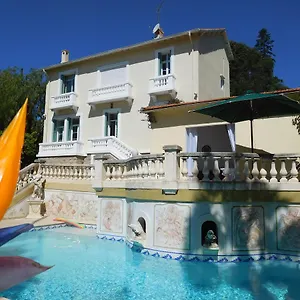https://villa-marguerite.fr-provencehotel.com